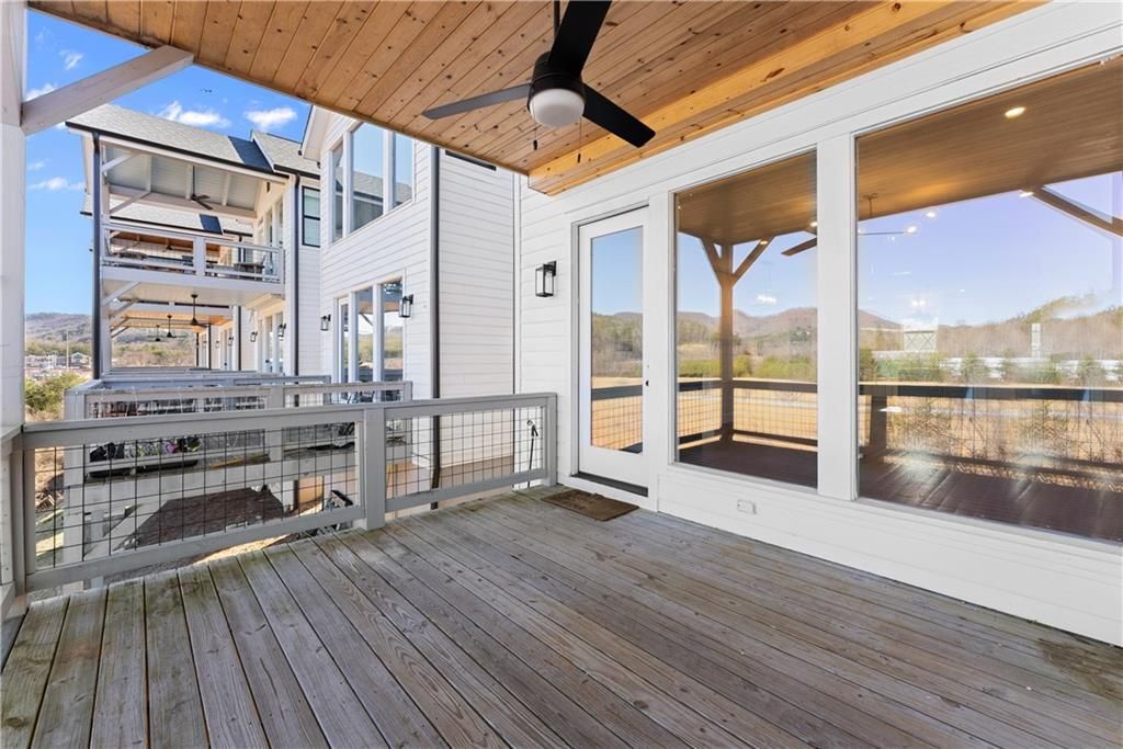 Building Photo - 35 Cottonwood St