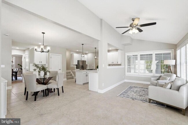 Building Photo - 19925 Interlachen Cir