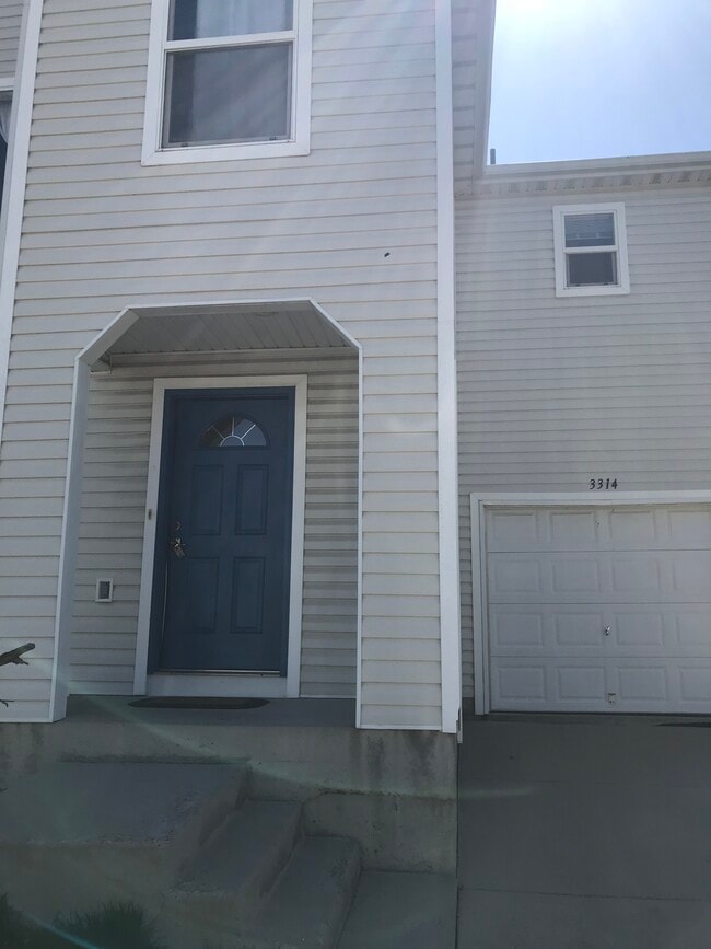 Building Photo - 3314 Warren Farm Dr