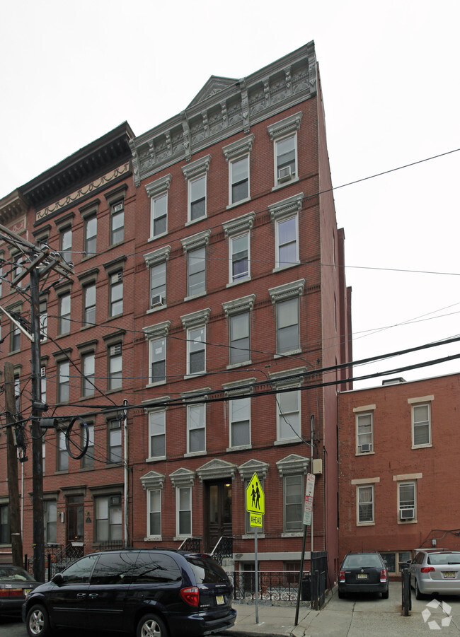Primary Photo - 803 Park Ave