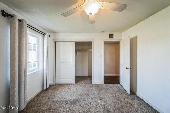 Building Photo - 2320 W Whitton Ave