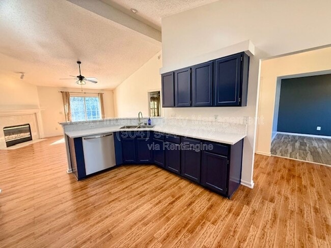 Building Photo - 7698 Fawn Lake Dr S