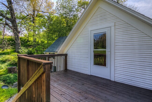 Building Photo - 369 Steele Rd