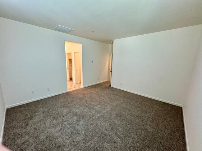 Building Photo - Brand New 4 bedroom Moreno Valley home wit...