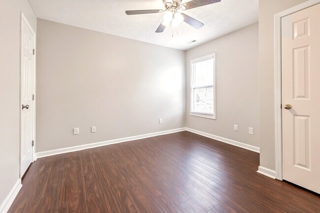 Building Photo - 318 Tennessee Walker Dr