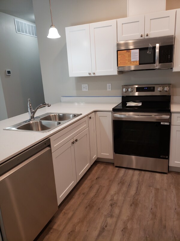 Building Photo - 165 Fairway Blvd