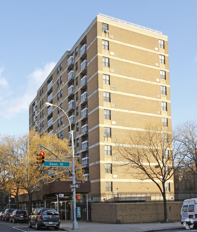 Building Photo - Stuy Park