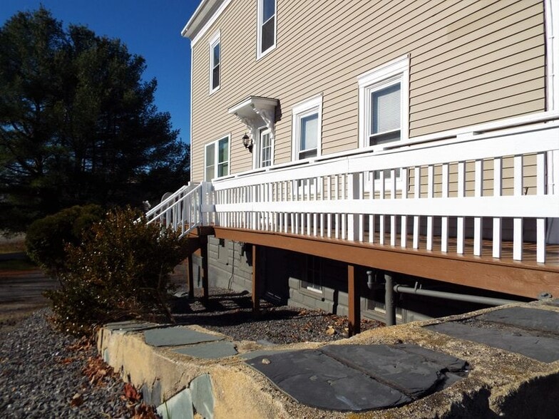 Building Photo - 812 Gray Rd