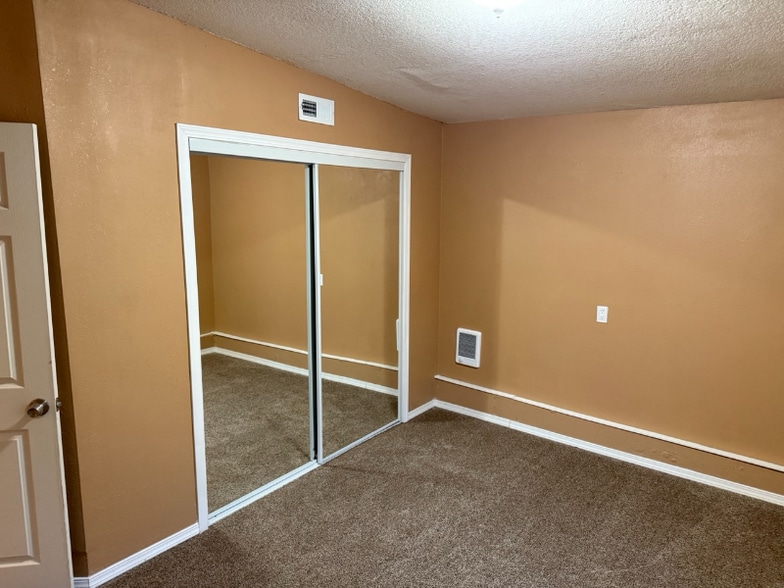 Building Photo - 17609 SE Stark St