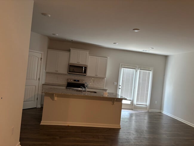 Building Photo - 464 Stoneybrook Dr