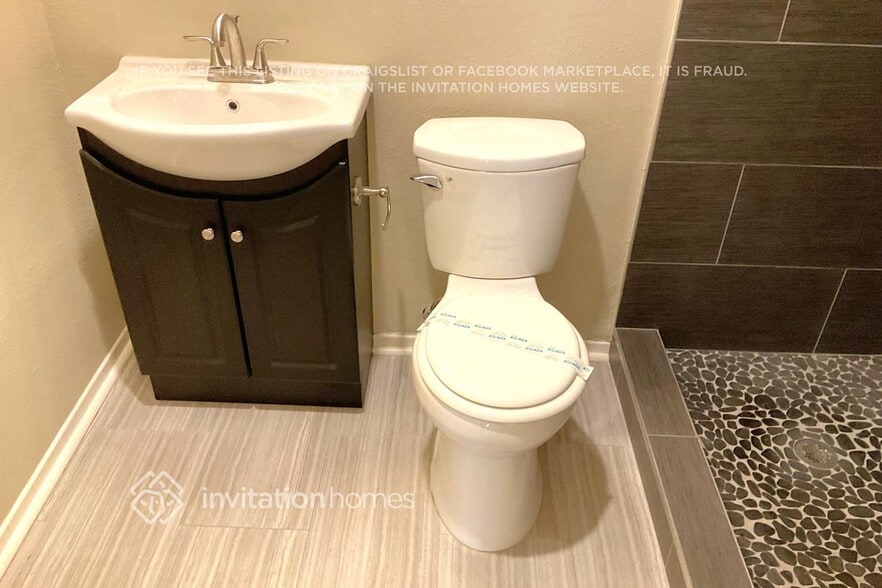 Building Photo - 22937 Leadwell St