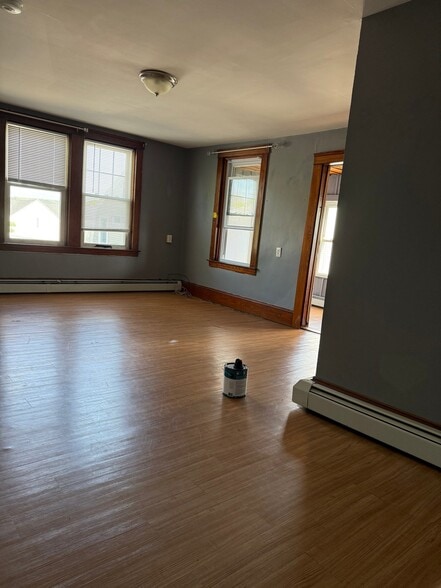 Building Photo - 428 Elm St