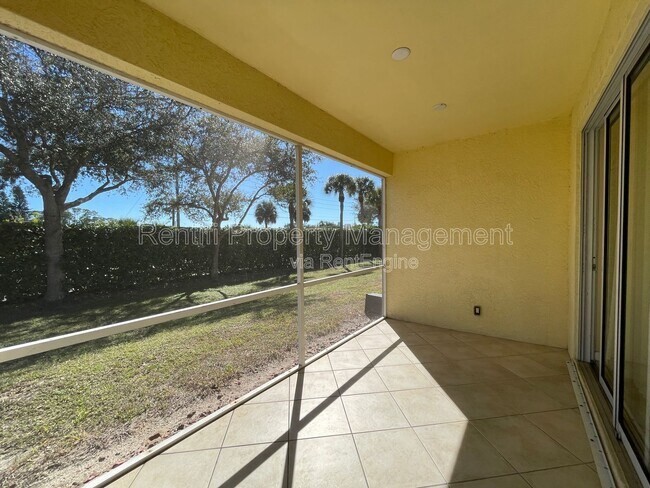 Building Photo - 9719 Glen Heron Dr