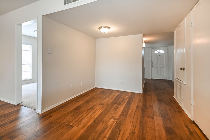 Building Photo - 217 Via Altos