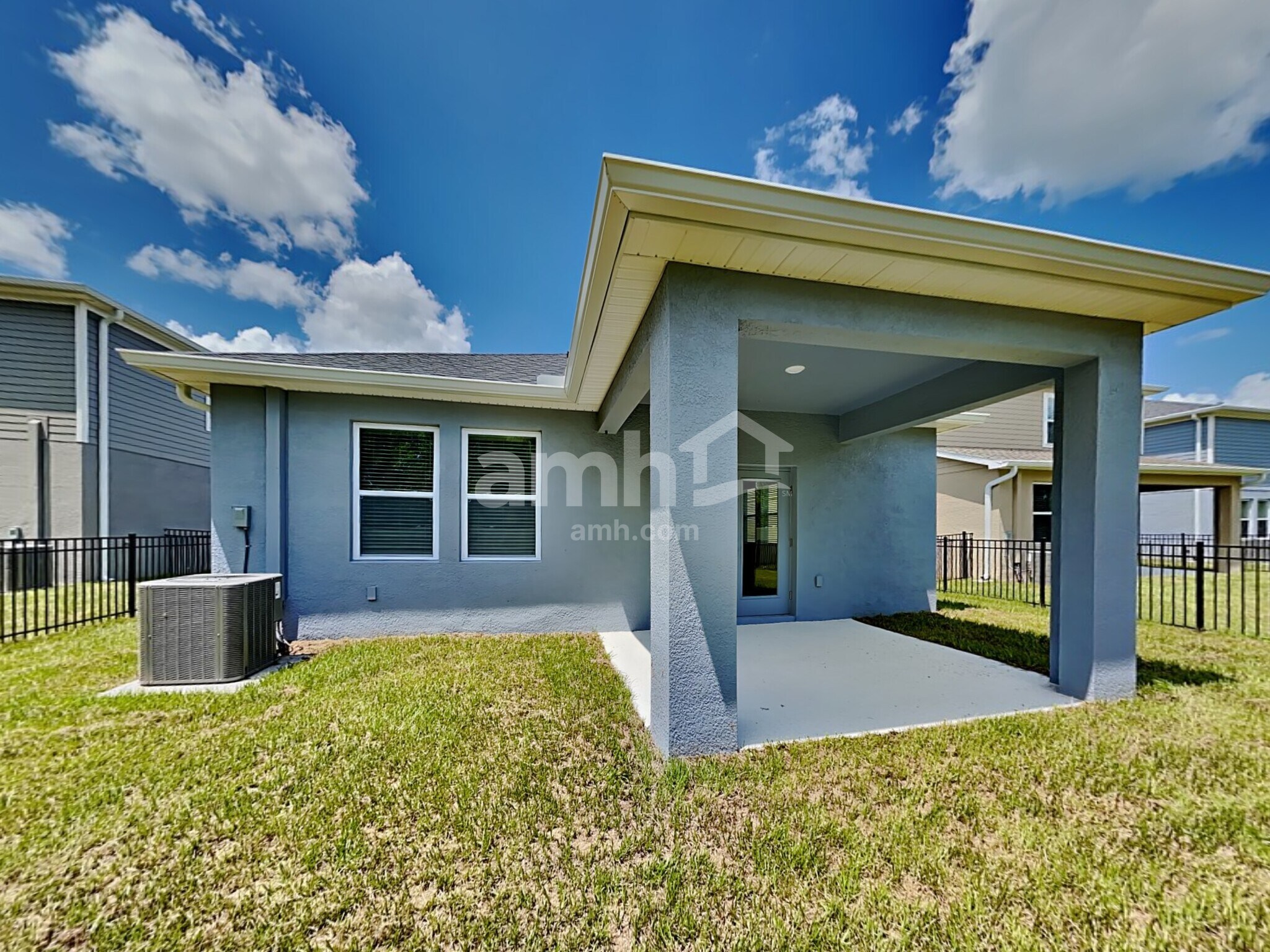 Building Photo - 1105 Walden Pond Dr