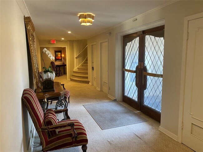 Building Photo - 1114 Sherwood Ln