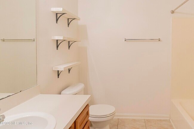 Building Photo - 8226 Green Parrot Rd