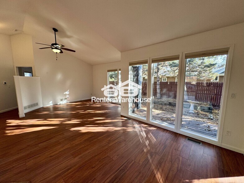 Building Photo - 1280 Van Gordon St