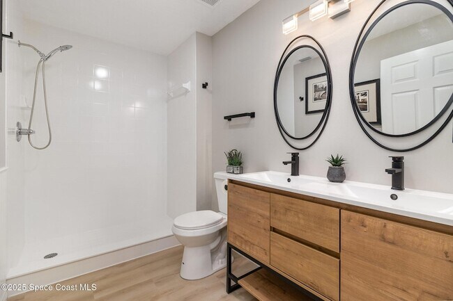 Building Photo - 165 Casseekee Trail