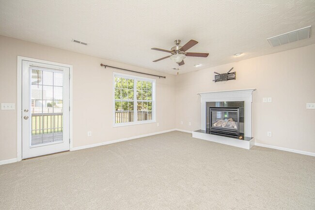 Building Photo - 355 Lockwood Dr