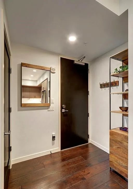 Building Photo - 1321 Seneca St