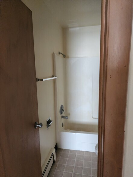 bathroom - 220 W Frank St