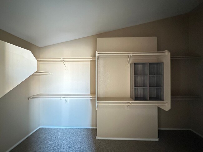 Building Photo - Discovery Hills