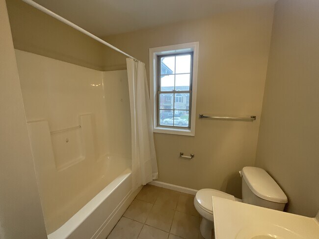 Building Photo - 348 Channing Dr