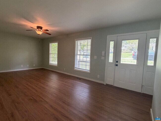 Building Photo - 1720 Daybreak Ln
