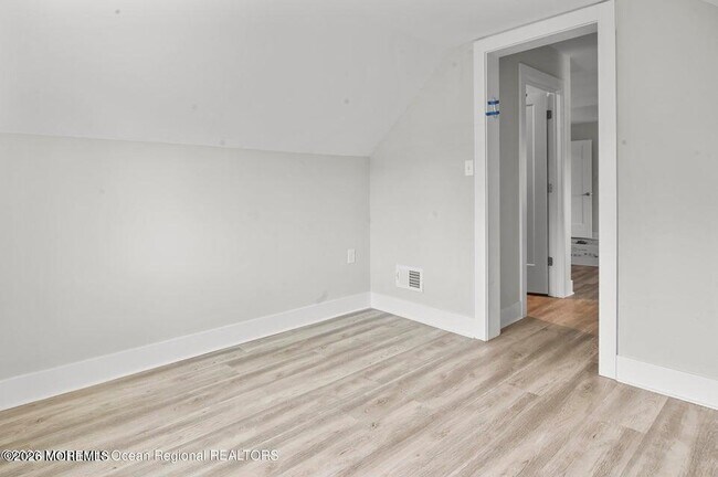 Building Photo - 192 Willow Dr