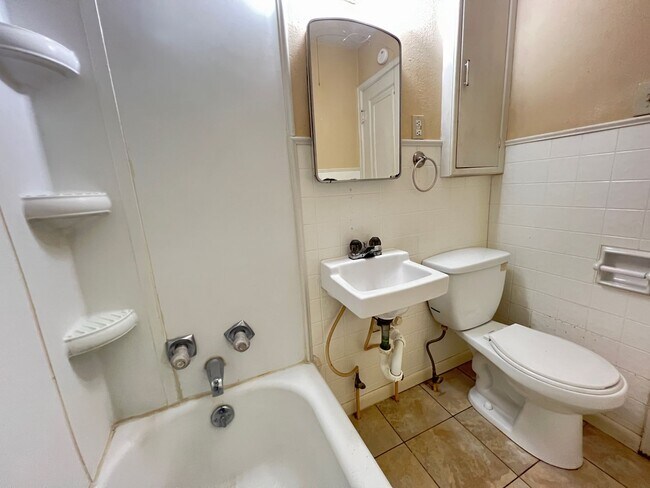 Building Photo - 7-11 S Cleveland St