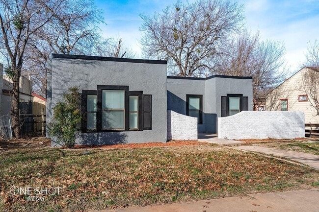 Building Photo - 842 Grand Ave