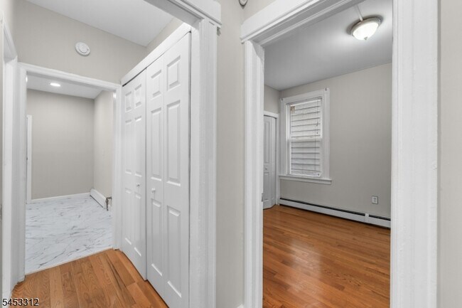 Building Photo - 185 N 18th St