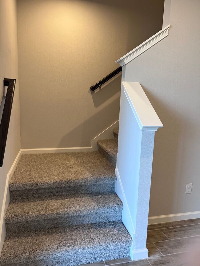 Building Photo - Beautiful 3 bedroom, 2.5 bathroom, 1 car garage townhouse for rent in Lutz!