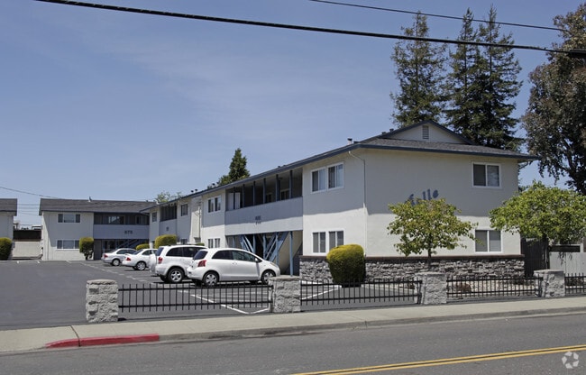 Primary Photo - Belle Apartments