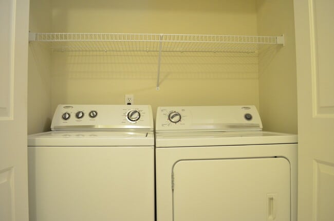Building Photo - Klahanie 2 bedroom condo is available to m...