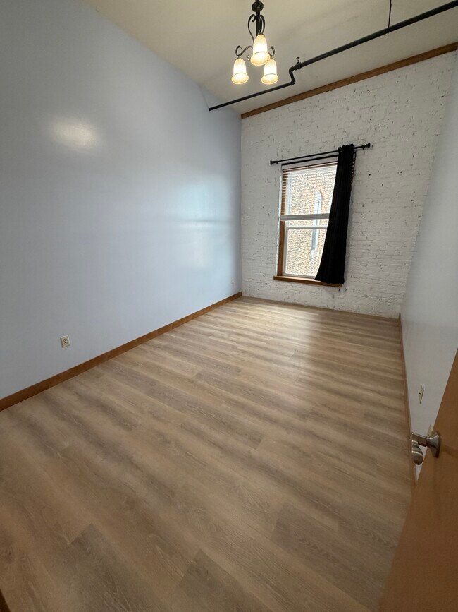 Building Photo - 720 S Marquette St