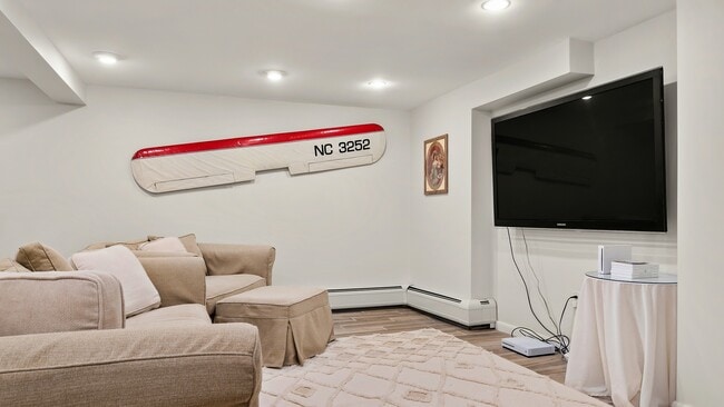 Building Photo - 14 Glendale Rd