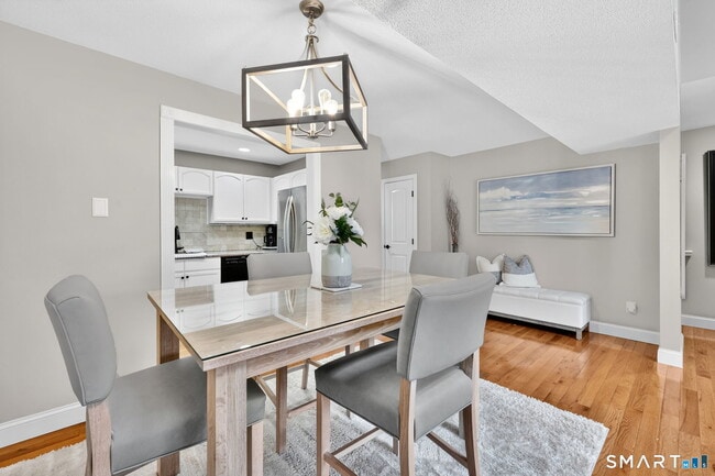 Building Photo - 3200 Madison Ave