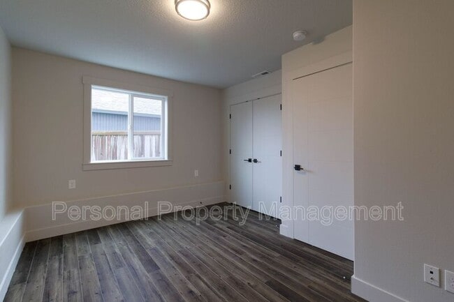 Building Photo - 707 N 1st Ave
