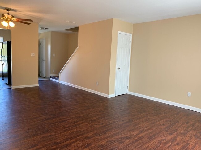 Building Photo - Moon Township - 2 Bedroom, 1.5 Bath Townhouse in Fox Hollow (Includes all utilities except electric)