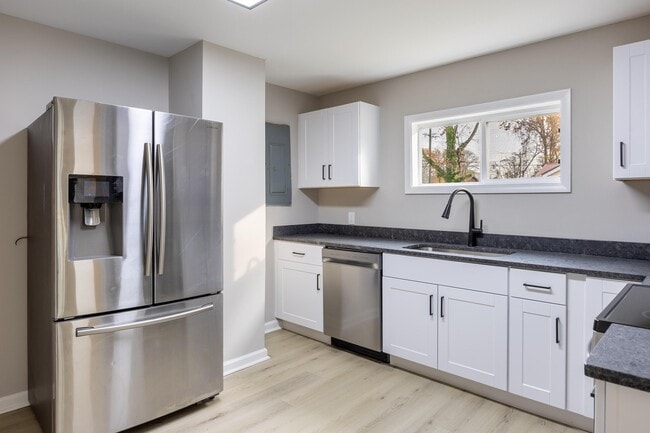 Building Photo - 1531 Wilson Rd