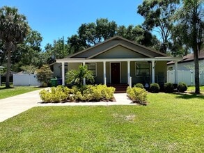 Building Photo - Charming Bungalow in Prime South Tampa – Plant High School District!
