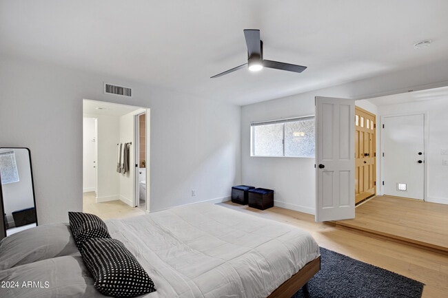 Building Photo - 2514 N 60th Pl