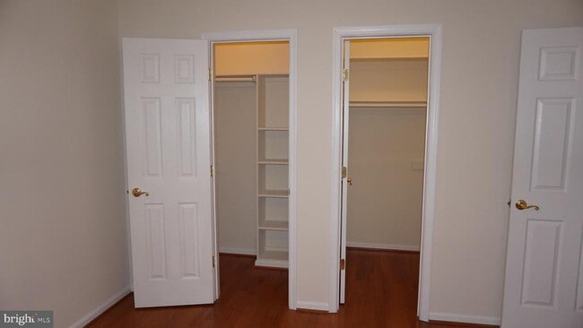 Building Photo - 405 Main St