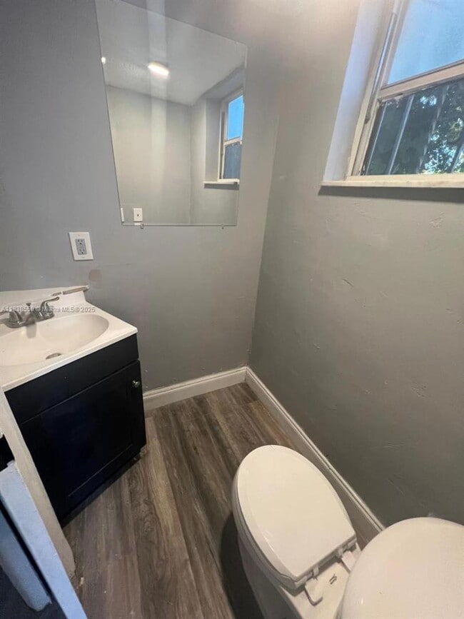 Building Photo - 451 NE 136th St