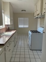 Building Photo - 9412 1/2 Flower St