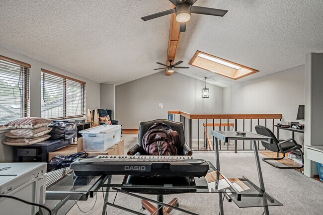Building Photo - 3BD, 2.5BA Arapahoe Lake Park Townhome Nea...