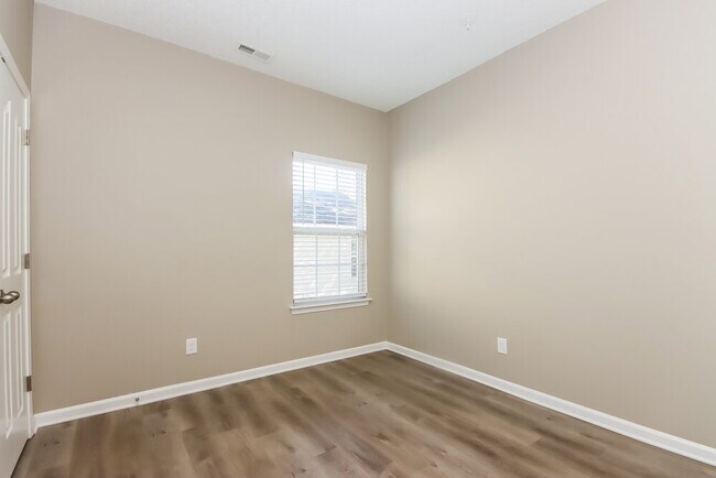 Building Photo - 107 Peterborough Dr