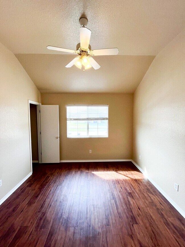 Building Photo - 4307 Abigail Dr